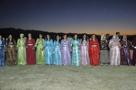 30-31.07.2010 tarihlerinde Yüksekva'da dünya evine giren bazı çiftlerimizi sizler için sayfamıza taşıdık