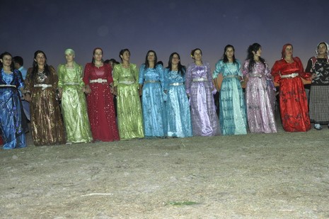 30-31.07.2010 tarihlerinde Yüksekva'da dünya evine giren bazı çiftlerimizi sizler için sayfamıza taşıdık