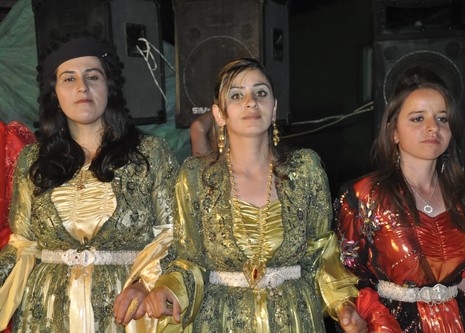 30-31.07.2010 tarihlerinde Yüksekva'da dünya evine giren bazı çiftlerimizi sizler için sayfamıza taşıdık