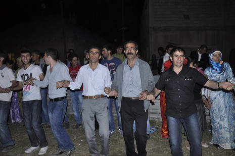 30-31.07.2010 tarihlerinde Yüksekva'da dünya evine giren bazı çiftlerimizi sizler için sayfamıza taşıdık