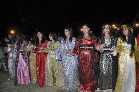 30-31.07.2010 tarihlerinde Yüksekva'da dünya evine giren bazı çiftlerimizi sizler için sayfamıza taşıdık