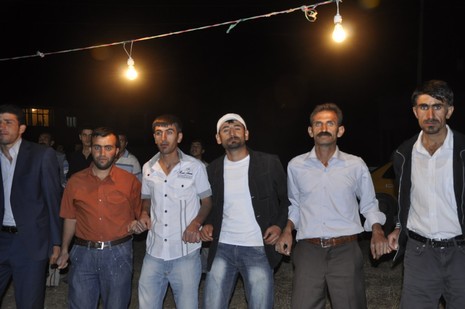 30-31.07.2010 tarihlerinde Yüksekva'da dünya evine giren bazı çiftlerimizi sizler için sayfamıza taşıdık