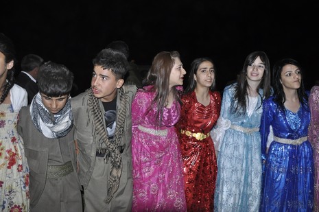 30-31.07.2010 tarihlerinde Yüksekva'da dünya evine giren bazı çiftlerimizi sizler için sayfamıza taşıdık