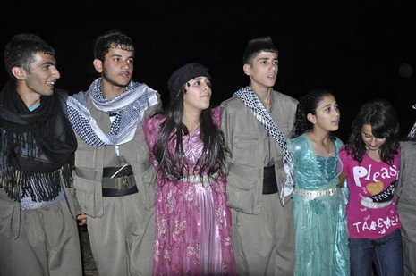 30-31.07.2010 tarihlerinde Yüksekva'da dünya evine giren bazı çiftlerimizi sizler için sayfamıza taşıdık