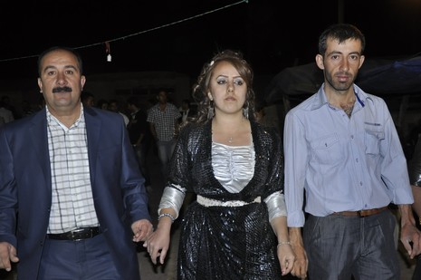 30-31.07.2010 tarihlerinde Yüksekva'da dünya evine giren bazı çiftlerimizi sizler için sayfamıza taşıdık