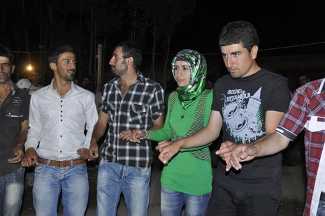 30-31.07.2010 tarihlerinde Yüksekva'da dünya evine giren bazı çiftlerimizi sizler için sayfamıza taşıdık