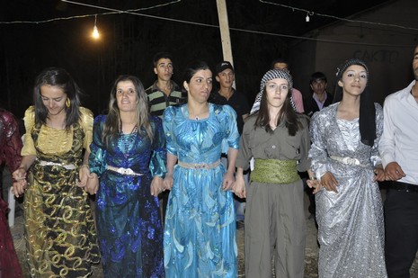 30-31.07.2010 tarihlerinde Yüksekva'da dünya evine giren bazı çiftlerimizi sizler için sayfamıza taşıdık