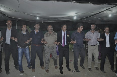 30-31.07.2010 tarihlerinde Yüksekva'da dünya evine giren bazı çiftlerimizi sizler için sayfamıza taşıdık