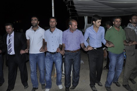 30-31.07.2010 tarihlerinde Yüksekva'da dünya evine giren bazı çiftlerimizi sizler için sayfamıza taşıdık