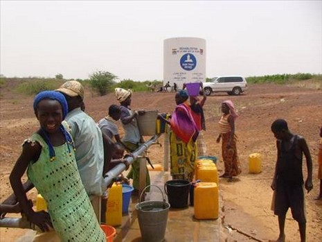 Ekinlerin ürün vermemesi ve hayvanların ölmesi sonucu çoğu aile evlerine mısır ve buğday gibi temel besinleri bile alamıyorlar