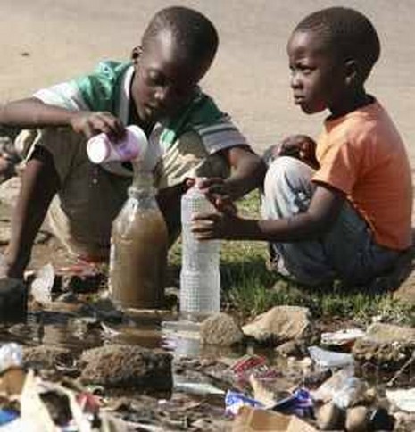 Ekinlerin ürün vermemesi ve hayvanların ölmesi sonucu çoğu aile evlerine mısır ve buğday gibi temel besinleri bile alamıyorlar