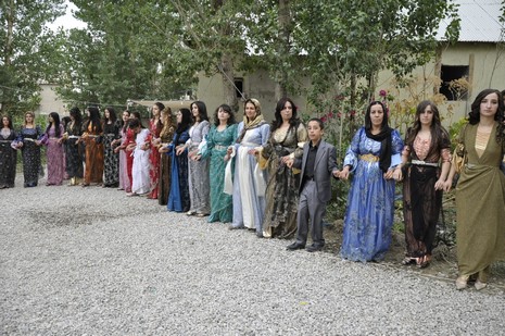 Yüksekova'da 7-8 Ağustos 2010 tarihlerinde dünya evine giren çiftlerimizi sizler için sayfamıza taşıdık. Yüksekova Güncel Ailesi olarak tüm çiftlerimize mutluluklar dileriz