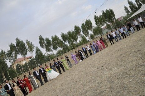 Yüksekova'da 7-8 Ağustos 2010 tarihlerinde dünya evine giren çiftlerimizi sizler için sayfamıza taşıdık. Yüksekova Güncel Ailesi olarak tüm çiftlerimize mutluluklar dileriz