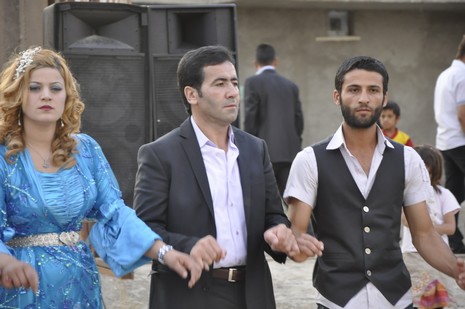 Yüksekova'da 7-8 Ağustos 2010 tarihlerinde dünya evine giren çiftlerimizi sizler için sayfamıza taşıdık. Yüksekova Güncel Ailesi olarak tüm çiftlerimize mutluluklar dileriz