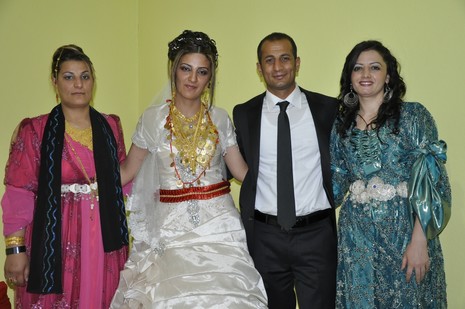 Yüksekova'da 7-8 Ağustos 2010 tarihlerinde dünya evine giren çiftlerimizi sizler için sayfamıza taşıdık. Yüksekova Güncel Ailesi olarak tüm çiftlerimize mutluluklar dileriz