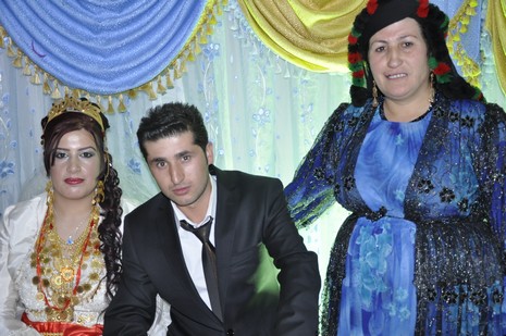 Yüksekova'da 7-8 Ağustos 2010 tarihlerinde dünya evine giren çiftlerimizi sizler için sayfamıza taşıdık. Yüksekova Güncel Ailesi olarak tüm çiftlerimize mutluluklar dileriz