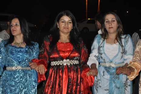 Yüksekova'da 7-8 Ağustos 2010 tarihlerinde dünya evine giren çiftlerimizi sizler için sayfamıza taşıdık. Yüksekova Güncel Ailesi olarak tüm çiftlerimize mutluluklar dileriz