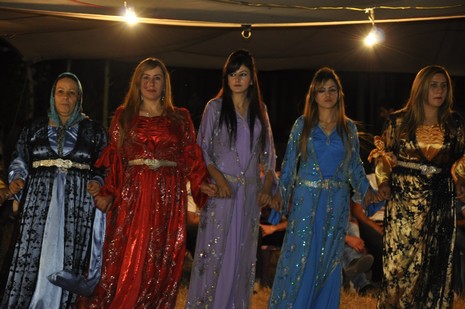 Yüksekova'da 7-8 Ağustos 2010 tarihlerinde dünya evine giren çiftlerimizi sizler için sayfamıza taşıdık. Yüksekova Güncel Ailesi olarak tüm çiftlerimize mutluluklar dileriz