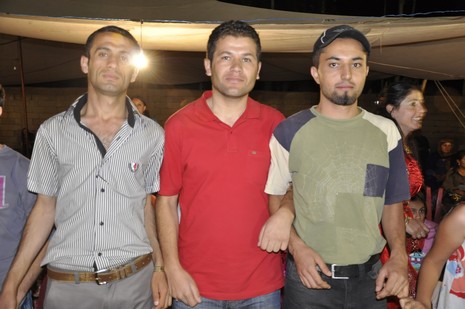 Yüksekova'da 7-8 Ağustos 2010 tarihlerinde dünya evine giren çiftlerimizi sizler için sayfamıza taşıdık. Yüksekova Güncel Ailesi olarak tüm çiftlerimize mutluluklar dileriz