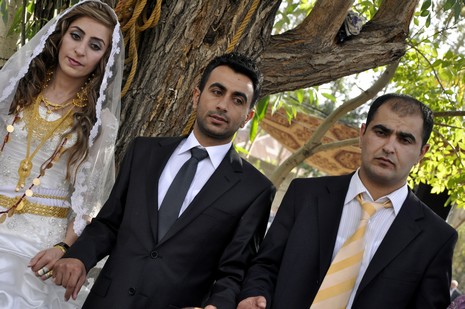 Yüksekova'da 18-19 Eylül 2010 tarihlerinde dünya evine giren çiftlerimizi sizler için sayfamıza taşıdık. Yüksekova Güncel Ailesi olarak tüm çiftlerimize mutluluklar dileriz...