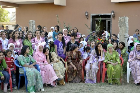 Yüksekova'da 18-19 Eylül 2010 tarihlerinde dünya evine giren çiftlerimizi sizler için sayfamıza taşıdık. Yüksekova Güncel Ailesi olarak tüm çiftlerimize mutluluklar dileriz...