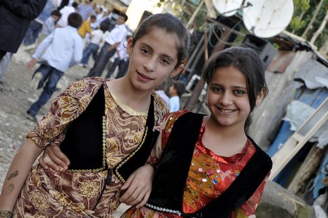 Yüksekova'da 18-19 Eylül 2010 tarihlerinde dünya evine giren çiftlerimizi sizler için sayfamıza taşıdık. Yüksekova Güncel Ailesi olarak tüm çiftlerimize mutluluklar dileriz...