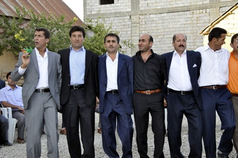 Yüksekova'da 18-19 Eylül 2010 tarihlerinde dünya evine giren çiftlerimizi sizler için sayfamıza taşıdık. Yüksekova Güncel Ailesi olarak tüm çiftlerimize mutluluklar dileriz...