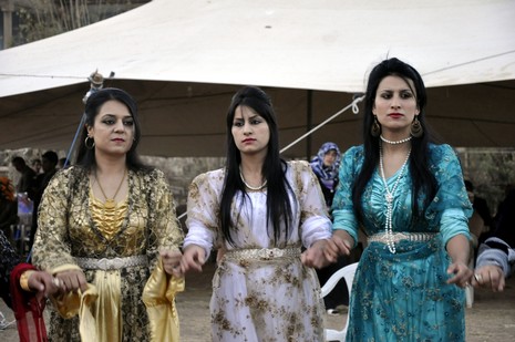 Yüksekova'da 18-19 Eylül 2010 tarihlerinde dünya evine giren çiftlerimizi sizler için sayfamıza taşıdık. Yüksekova Güncel Ailesi olarak tüm çiftlerimize mutluluklar dileriz...