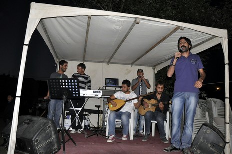 Yüksekova'da 18-19 Eylül 2010 tarihlerinde dünya evine giren çiftlerimizi sizler için sayfamıza taşıdık. Yüksekova Güncel Ailesi olarak tüm çiftlerimize mutluluklar dileriz...