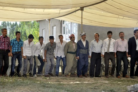 Yüksekova'da 18-19 Eylül 2010 tarihlerinde dünya evine giren çiftlerimizi sizler için sayfamıza taşıdık. Yüksekova Güncel Ailesi olarak tüm çiftlerimize mutluluklar dileriz...