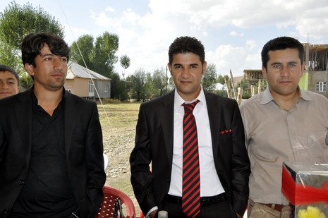 Yüksekova'da 18-19 Eylül 2010 tarihlerinde dünya evine giren çiftlerimizi sizler için sayfamıza taşıdık. Yüksekova Güncel Ailesi olarak tüm çiftlerimize mutluluklar dileriz...