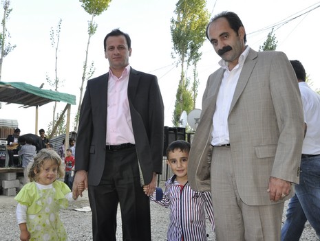 Yüksekova'da 18-19 Eylül 2010 tarihlerinde dünya evine giren çiftlerimizi sizler için sayfamıza taşıdık. Yüksekova Güncel Ailesi olarak tüm çiftlerimize mutluluklar dileriz...