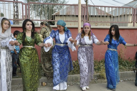 Yüksekova'da 24-25 Eylül 2010 tarihlerinde dünya evine giren çiftlerimizi sizler için sayfamıza taşıdık. Yüksekova Güncel Ailesi olarak tüm çiftlerimize mutluluklar dileriz...