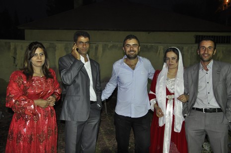 Yüksekova'da 24-25 Eylül 2010 tarihlerinde dünya evine giren çiftlerimizi sizler için sayfamıza taşıdık. Yüksekova Güncel Ailesi olarak tüm çiftlerimize mutluluklar dileriz...