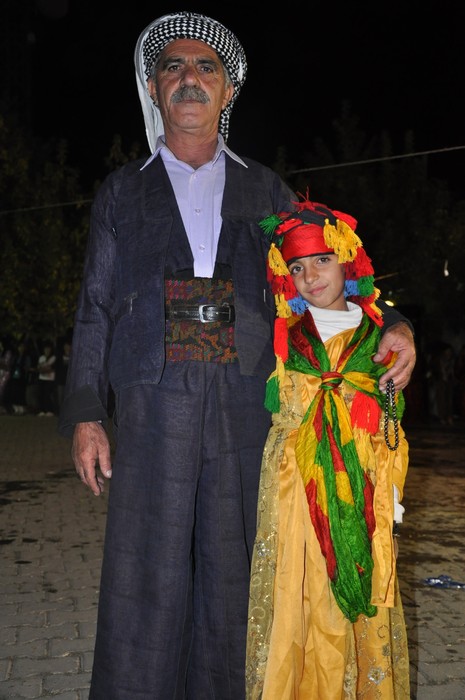 Yüksekova'da 24-25 Eylül 2010 tarihlerinde dünya evine giren çiftlerimizi sizler için sayfamıza taşıdık. Yüksekova Güncel Ailesi olarak tüm çiftlerimize mutluluklar dileriz...