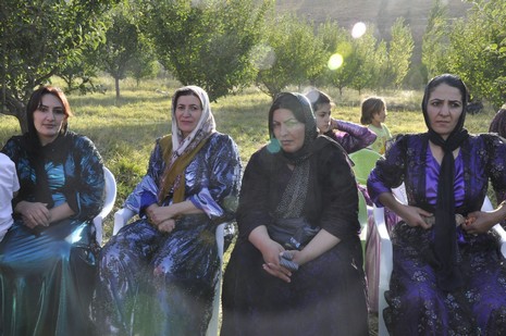 Yüksekova'da 02.03.2010 Ekim2010 tarihlerinde dünya evine giren çiftlerimizi sizler için sayfamıza taşıdık. Yüksekova Güncel Ailesi olarak tüm çiftlerimize mutluluklar dileriz...