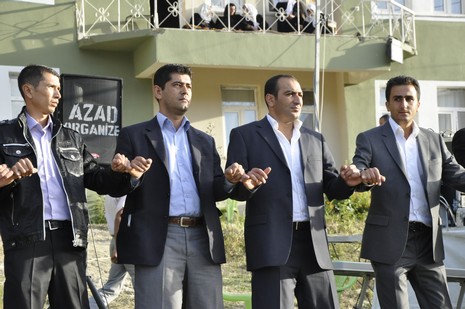 Yüksekova'da 02.03.2010 Ekim2010 tarihlerinde dünya evine giren çiftlerimizi sizler için sayfamıza taşıdık. Yüksekova Güncel Ailesi olarak tüm çiftlerimize mutluluklar dileriz...