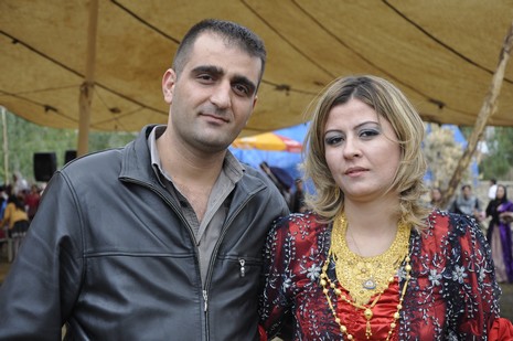 Yüksekova'da 02.03.2010 Ekim2010 tarihlerinde dünya evine giren çiftlerimizi sizler için sayfamıza taşıdık. Yüksekova Güncel Ailesi olarak tüm çiftlerimize mutluluklar dileriz...