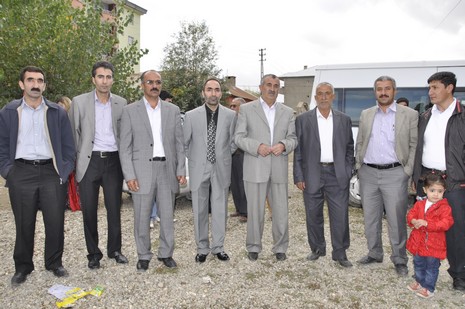 Yüksekova'da 02.03.2010 Ekim2010 tarihlerinde dünya evine giren çiftlerimizi sizler için sayfamıza taşıdık. Yüksekova Güncel Ailesi olarak tüm çiftlerimize mutluluklar dileriz...