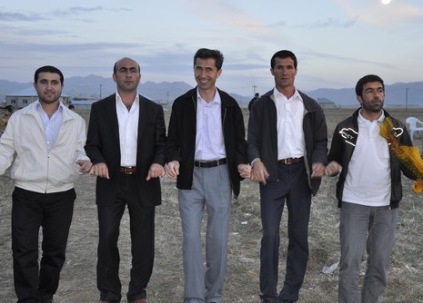 Yüksekova'da 10.10. Ekim 2010 tarihleri arasında evlenen çiftleri sizler için sayfamıza taşıdık. Yüksekova Güncel olarak tüm çiftlerimize mutluluklar dileriz