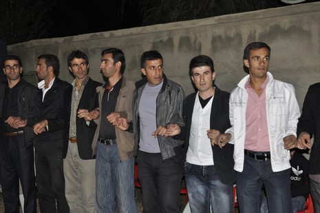 Yüksekova'da 10.10. Ekim 2010 tarihleri arasında evlenen çiftleri sizler için sayfamıza taşıdık. Yüksekova Güncel olarak tüm çiftlerimize mutluluklar dileriz