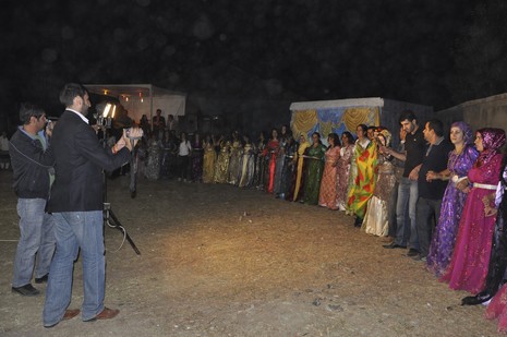 Yüksekova'da 10.10. Ekim 2010 tarihleri arasında evlenen çiftleri sizler için sayfamıza taşıdık. Yüksekova Güncel olarak tüm çiftlerimize mutluluklar dileriz