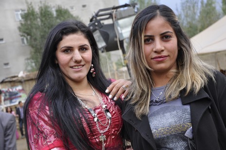 Yüksekova'da 10.10. Ekim 2010 tarihleri arasında evlenen çiftleri sizler için sayfamıza taşıdık. Yüksekova Güncel olarak tüm çiftlerimize mutluluklar dileriz