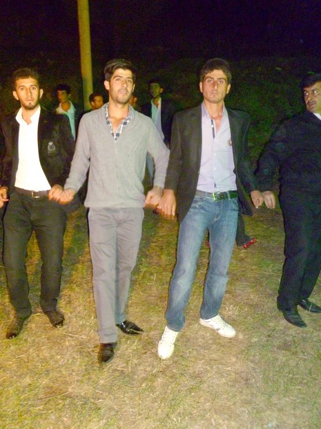 Yüksekova'da 10.10. Ekim 2010 tarihleri arasında evlenen çiftleri sizler için sayfamıza taşıdık. Yüksekova Güncel olarak tüm çiftlerimize mutluluklar dileriz