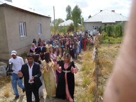 Yüksekova'da 10.10. Ekim 2010 tarihleri arasında evlenen çiftleri sizler için sayfamıza taşıdık. Yüksekova Güncel olarak tüm çiftlerimize mutluluklar dileriz