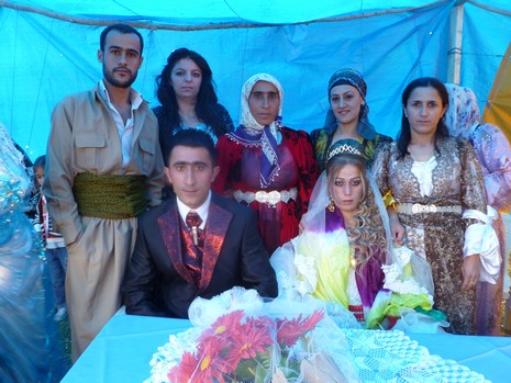 Yüksekova'da 10.10. Ekim 2010 tarihleri arasında evlenen çiftleri sizler için sayfamıza taşıdık. Yüksekova Güncel olarak tüm çiftlerimize mutluluklar dileriz