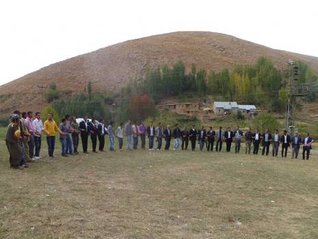 Yüksekova'da 10.10. Ekim 2010 tarihleri arasında evlenen çiftleri sizler için sayfamıza taşıdık. Yüksekova Güncel olarak tüm çiftlerimize mutluluklar dileriz