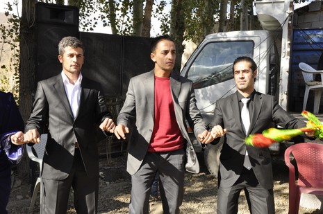 Yüksekova'da 10.10. Ekim 2010 tarihleri arasında evlenen çiftleri sizler için sayfamıza taşıdık. Yüksekova Güncel olarak tüm çiftlerimize mutluluklar dileriz