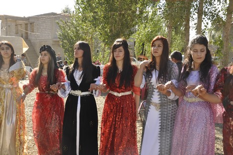 Yüksekova'da 10.10. Ekim 2010 tarihleri arasında evlenen çiftleri sizler için sayfamıza taşıdık. Yüksekova Güncel olarak tüm çiftlerimize mutluluklar dileriz