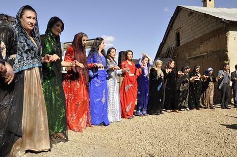 Yüksekova'da 10.10. Ekim 2010 tarihleri arasında evlenen çiftleri sizler için sayfamıza taşıdık. Yüksekova Güncel olarak tüm çiftlerimize mutluluklar dileriz